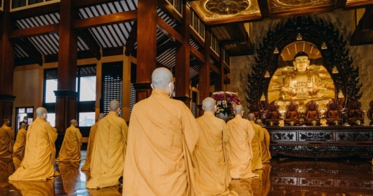 
Đức Phật và con người 