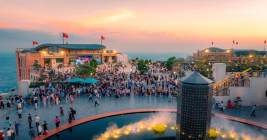 Tây Ninh mừng kỷ lục hơn 5 triệu lượt khách đến núi Bà Đen trong năm 2023