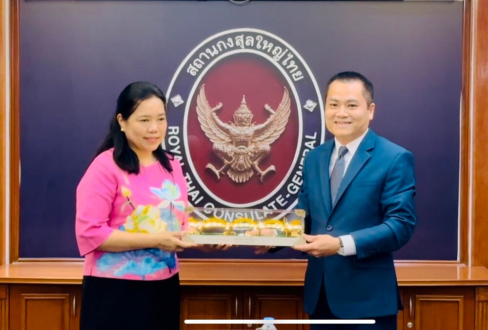 Bà Wiraka Moodhitaporn, Tổng Lãnh sự Thái Lan tại TP.HCM và ông Nguyễn Ngọc Bình.