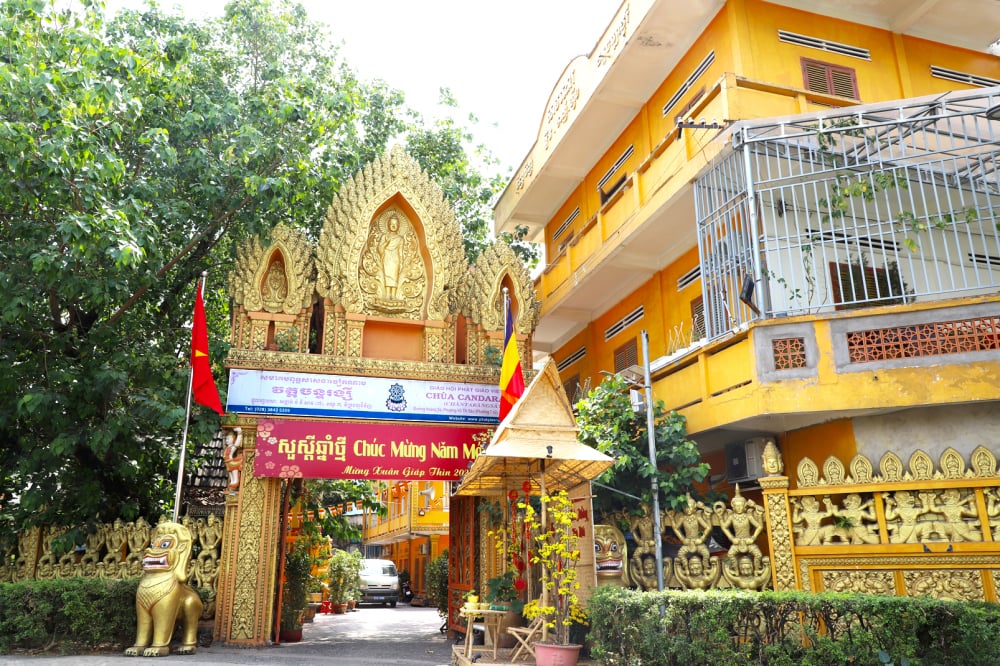 Chùa Chantarangsay của Phật giáo Nam tông Khmer, hiện do Hòa thượng Danh Lung trụ trì