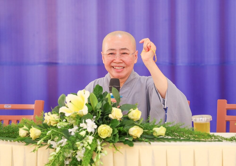 Ni sư Huệ Dâng - Trưởng tiểu ban Hướng dẫn Phật tử PBNGTW