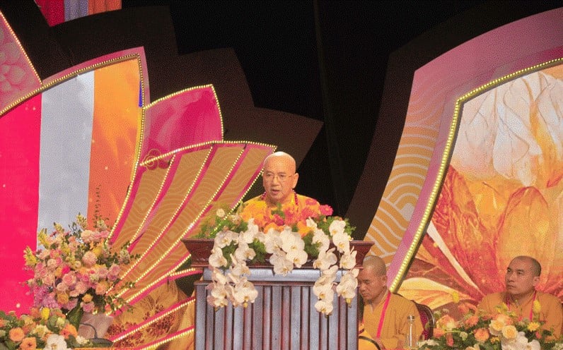 HT.Thích Khế Chơn, Phó Chủ tịch HĐTS, Trưởng ban Hướng dẫn Phật tử T.Ư - GHPGVN phát biểu.