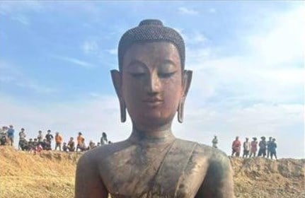 Mở rộng phạm vi khai quật các tượng Phật bằng đồng cổ ở gần sông Mekong