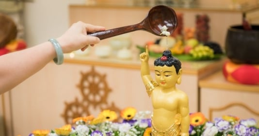Ý nghĩa của nghi lễ tắm Phật