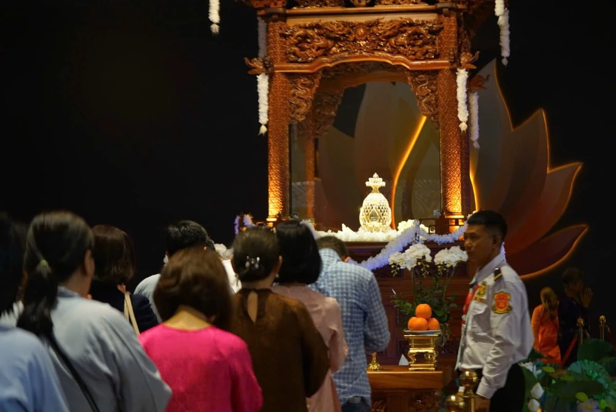 Hàng ngàn Phật tử đảnh lễ, chiêm bái Xá lợi Phật tại chùa Thanh Tâm - Phật Giáo Chư Sê Hàng ngàn Phật tử đảnh lễ, chiêm bái Xá lợi Phật tại chùa Thanh Tâm